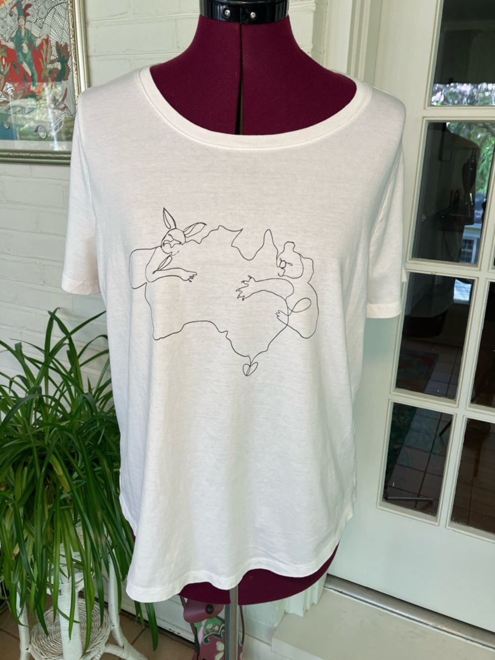 Anthropologie White Short-Sleeve Tee with Minimalist Australia Line Art